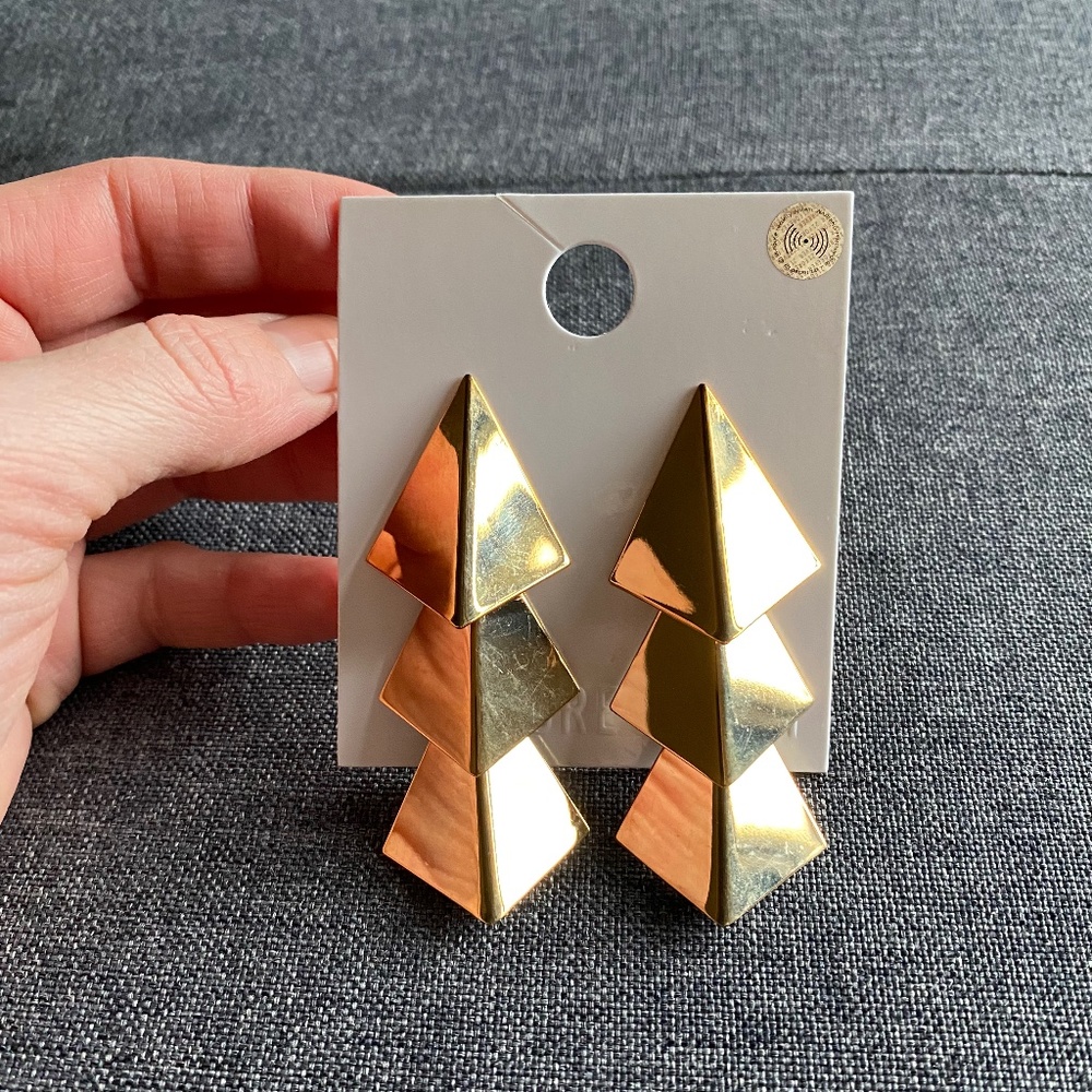 Forever 21 gold arrow earrings